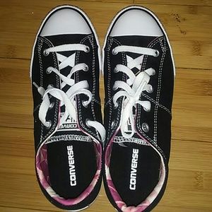 Black converse shoes